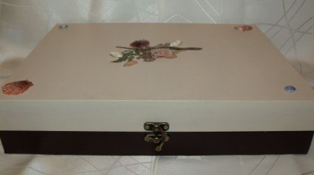 Óratartó doboz átalakítva ékszertartó dobozzá