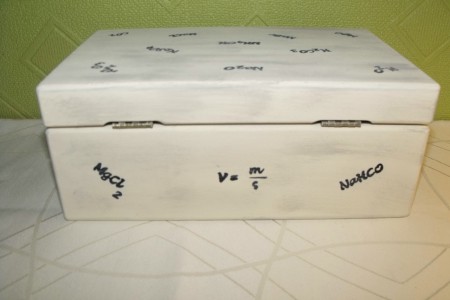 Doboz fizika. kémia tanár nőnek